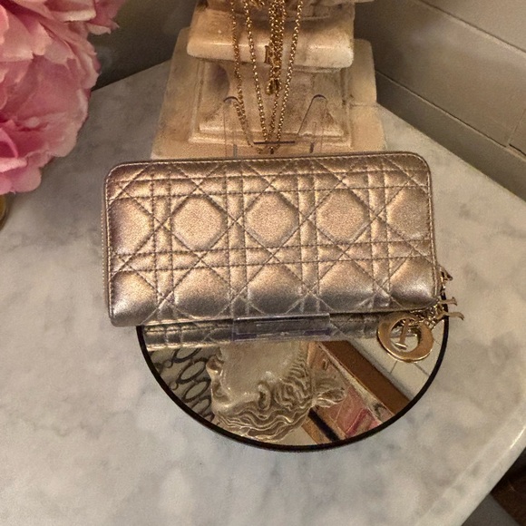 Gorgeous EUC Christian Dior Gold Quilted Cannage Long Wallet w Sig Charm Pull - Picture 2 of 14